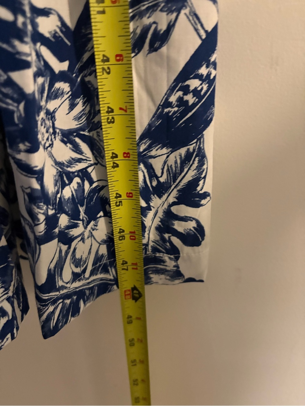 Abercrombie & Fitch Blue and White Floral Puff-Sleeve Midi Dress - Picture 6 of 7